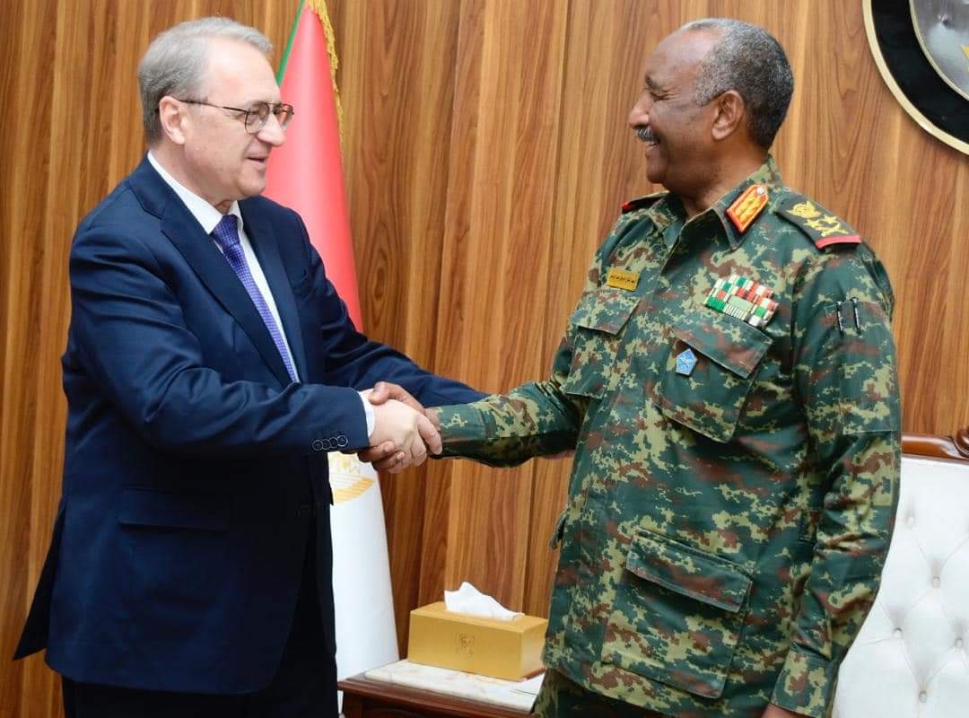 Al-Burhan meets the Russian envoy and stresses the importance of promoting and strengthening Sudanese-Russian relations