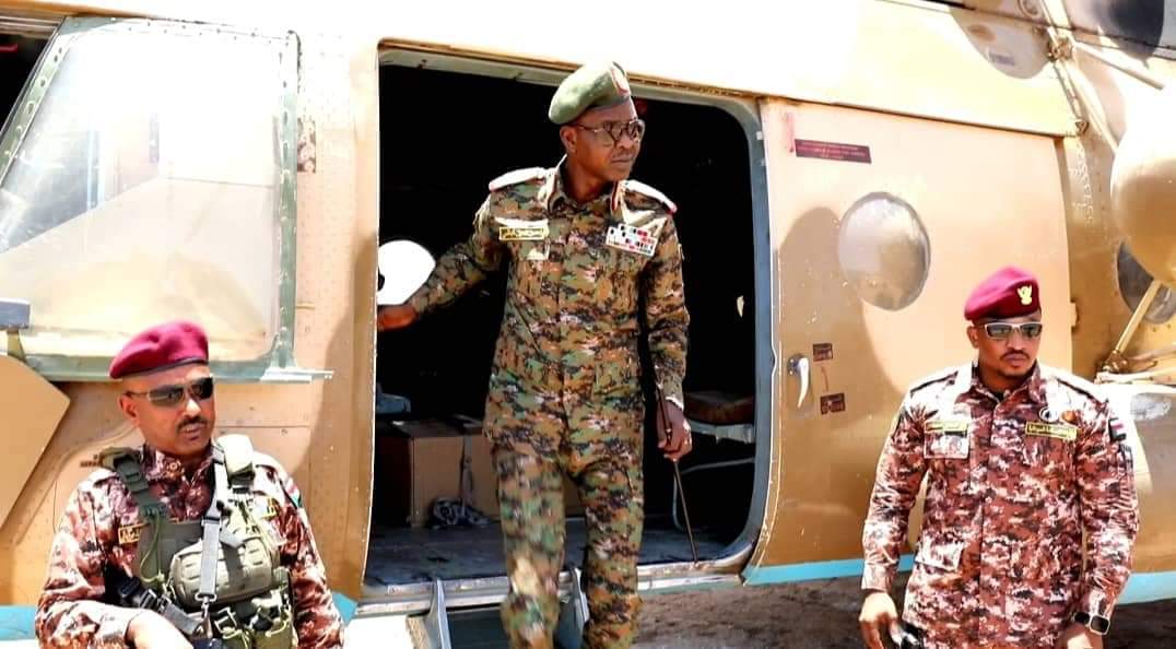 Le lieutenant-général Kabashi inspecte les défenses du front dans la région d’Al-Faw